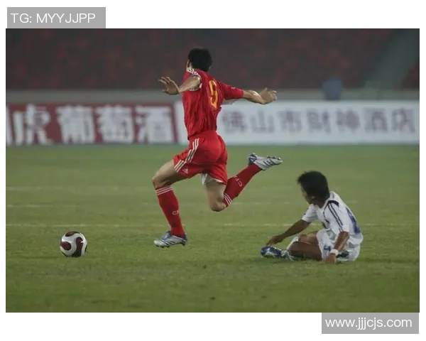 足球金色四号球星是谁 他在赛场上的传奇故事与辉煌成就